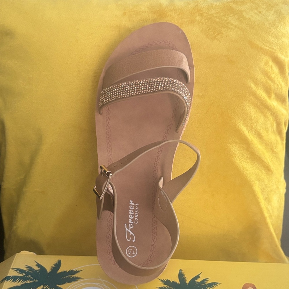 ❤️Tan Sandals ❤️ - Picture 4 of 6